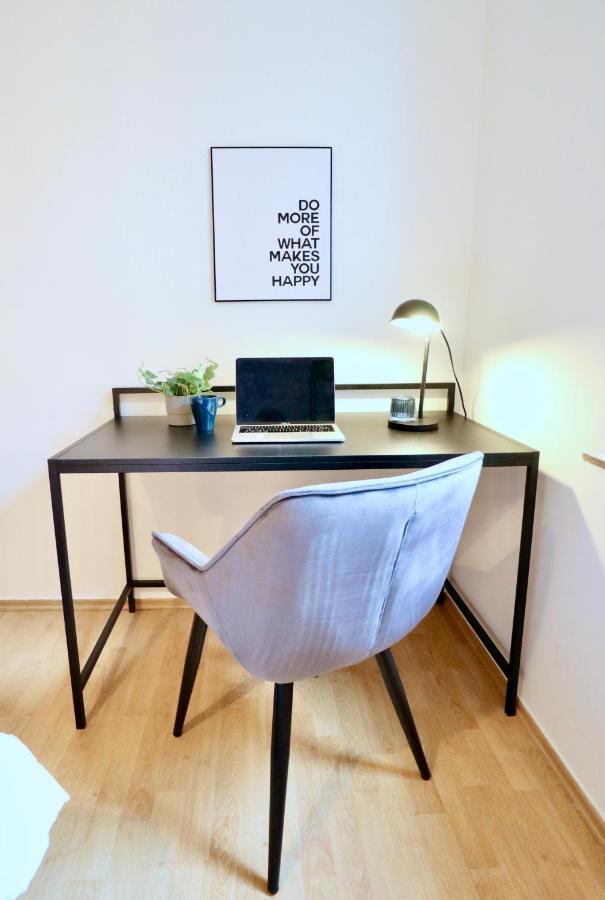 Sapphire Apartment: Free Parking + Netflix + Bathtub Essen Ngoại thất bức ảnh