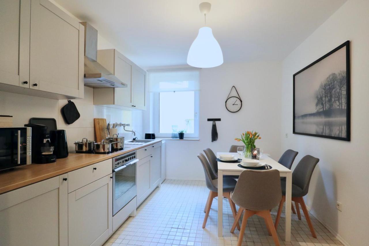 Sapphire Apartment: Free Parking + Netflix + Bathtub Essen Ngoại thất bức ảnh