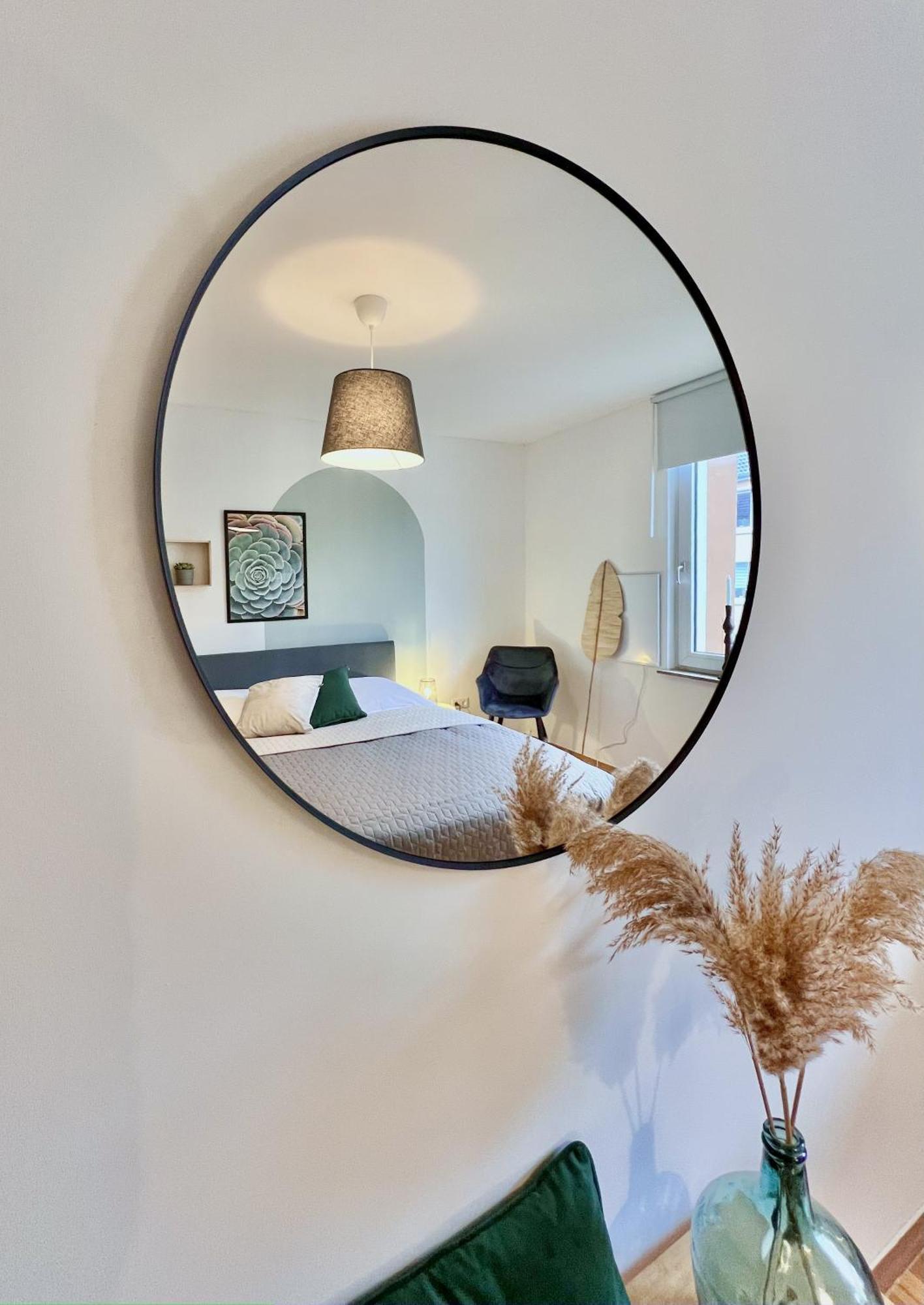 Sapphire Apartment: Free Parking + Netflix + Bathtub Essen Ngoại thất bức ảnh