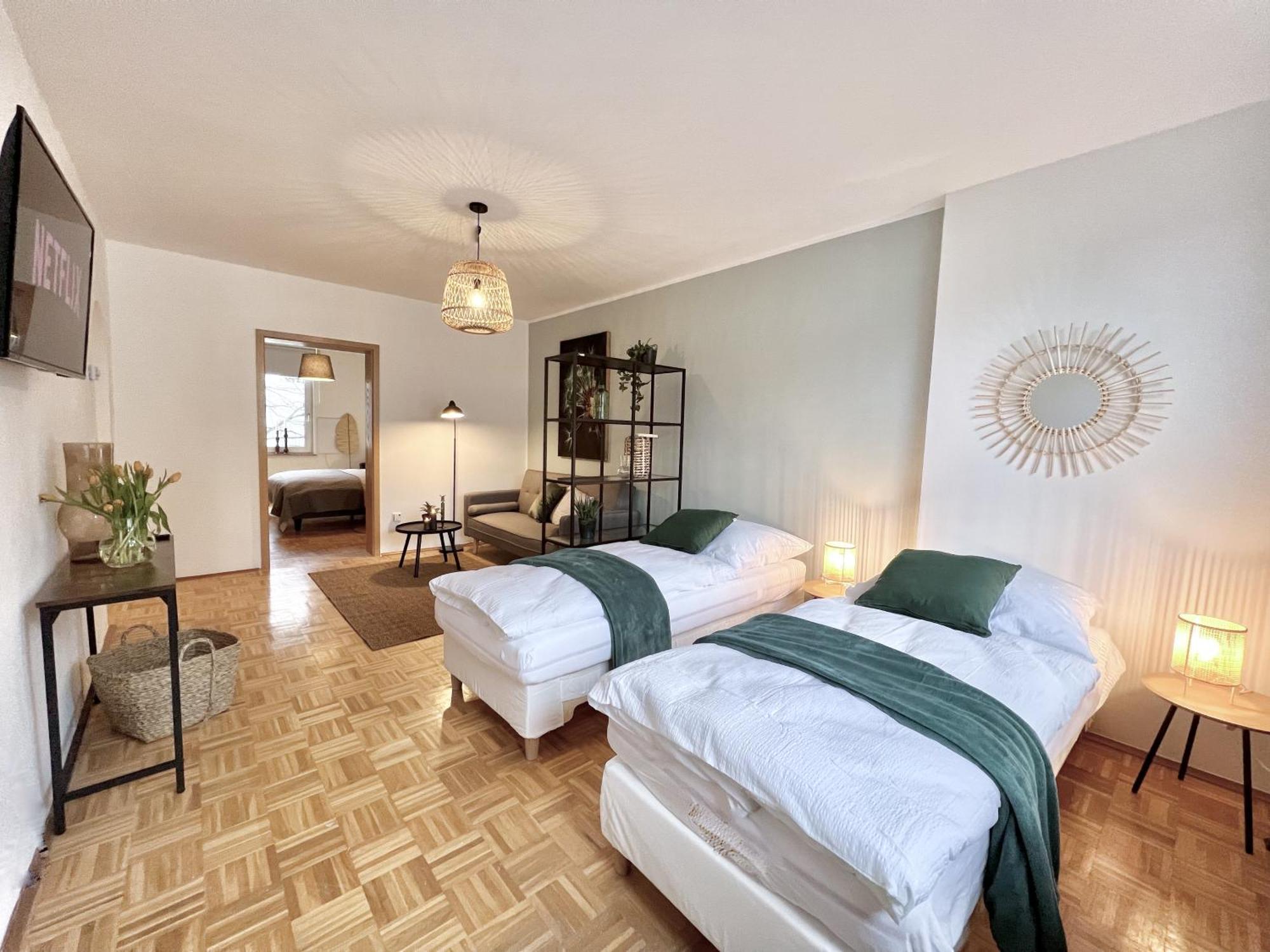 Sapphire Apartment: Free Parking + Netflix + Bathtub Essen Ngoại thất bức ảnh