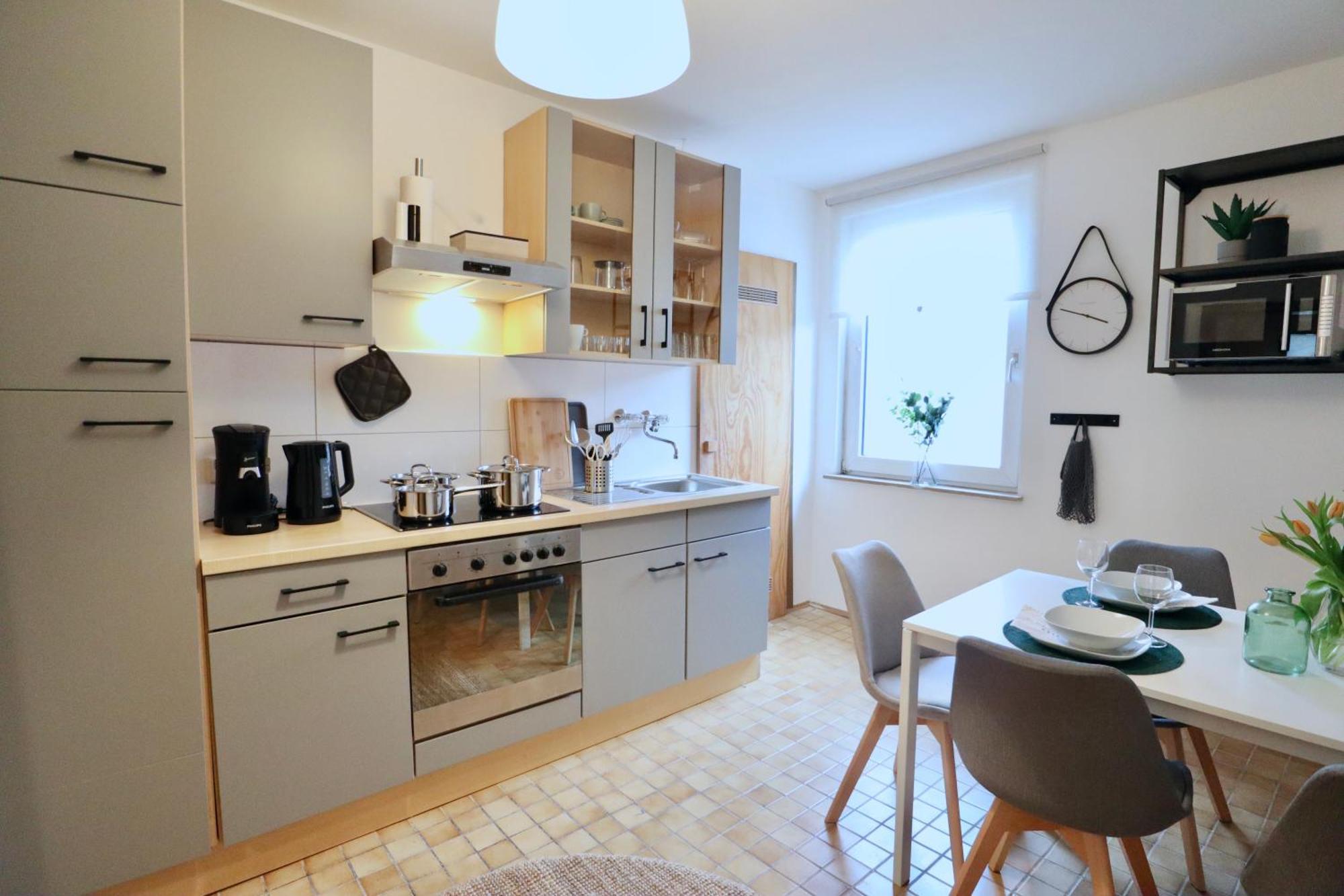 Sapphire Apartment: Free Parking + Netflix + Bathtub Essen Ngoại thất bức ảnh