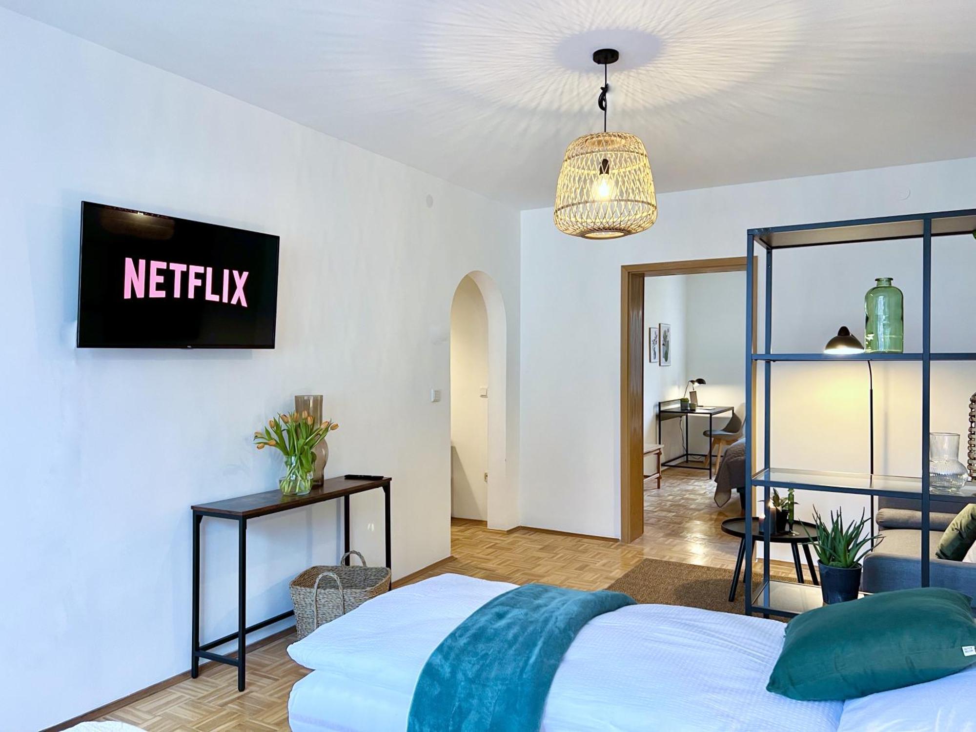 Sapphire Apartment: Free Parking + Netflix + Bathtub Essen Ngoại thất bức ảnh